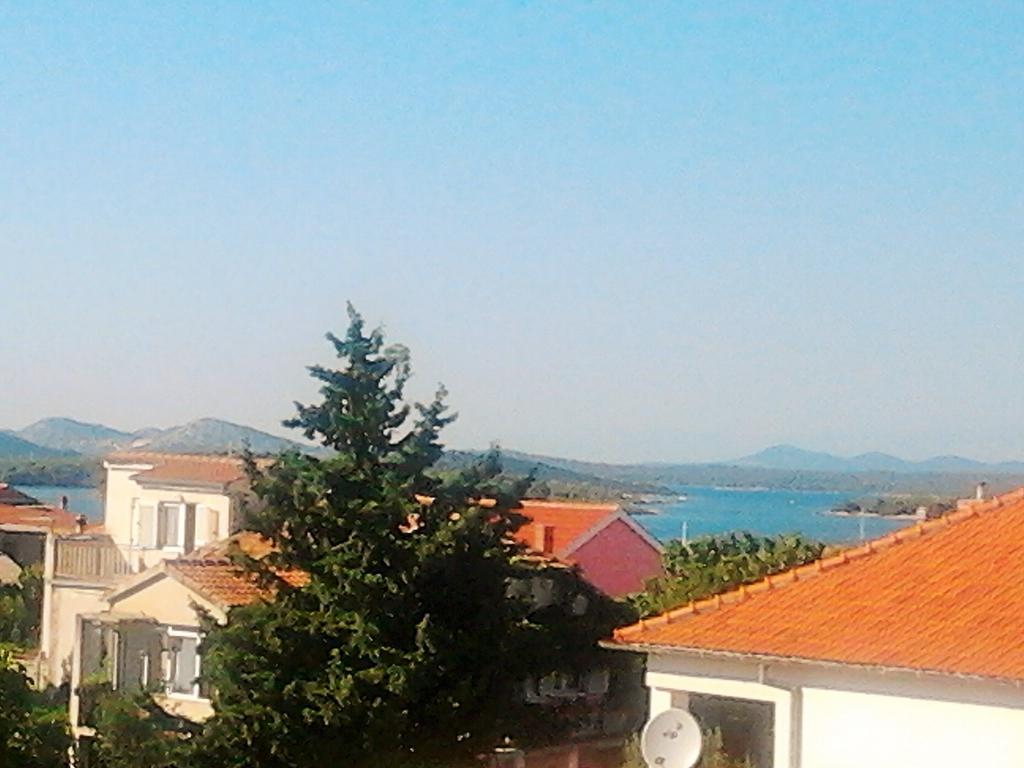 Apartments Jadranica Murter Rom bilde